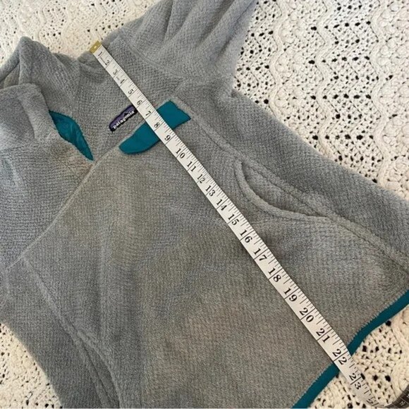 Grey Patagonia Pullover with Turquoise Trim - Picture 7 of 7
